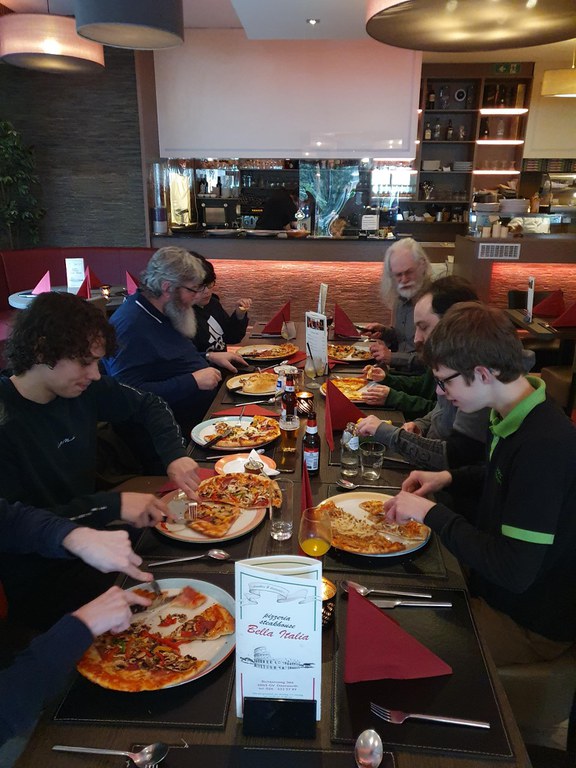 Pizza eten na afloop Pizza eten na afloop